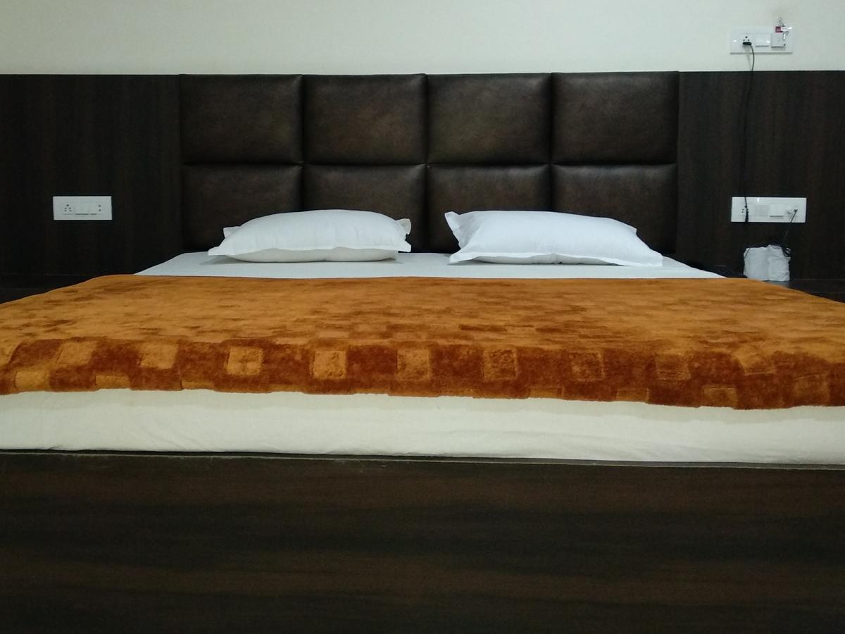 Oyo 60976 Hotel Shree Ji Morena 外观 照片